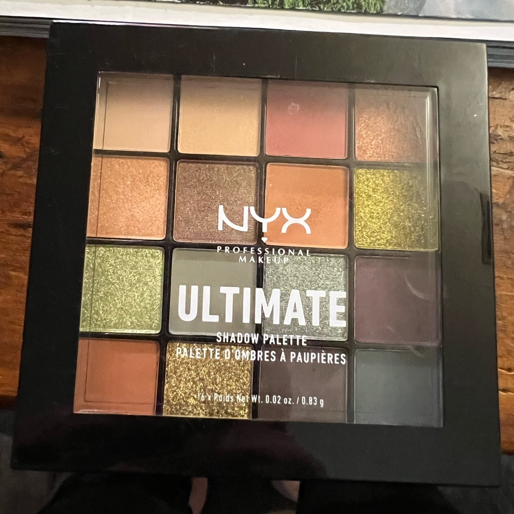 NYX Ultimate Shadow Palette - Gold, Green, Brown Hues